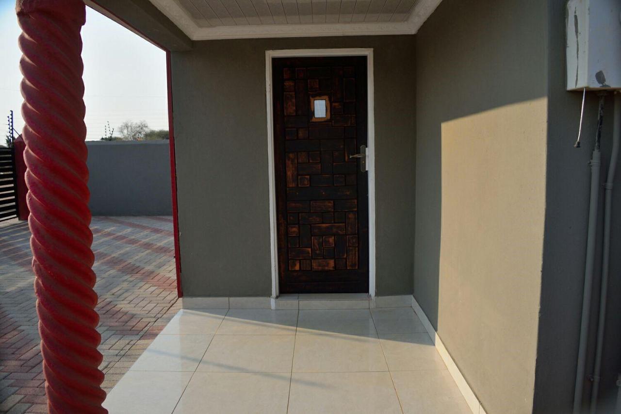 Mathlyn Guesthouse Gaborone Extérieur photo