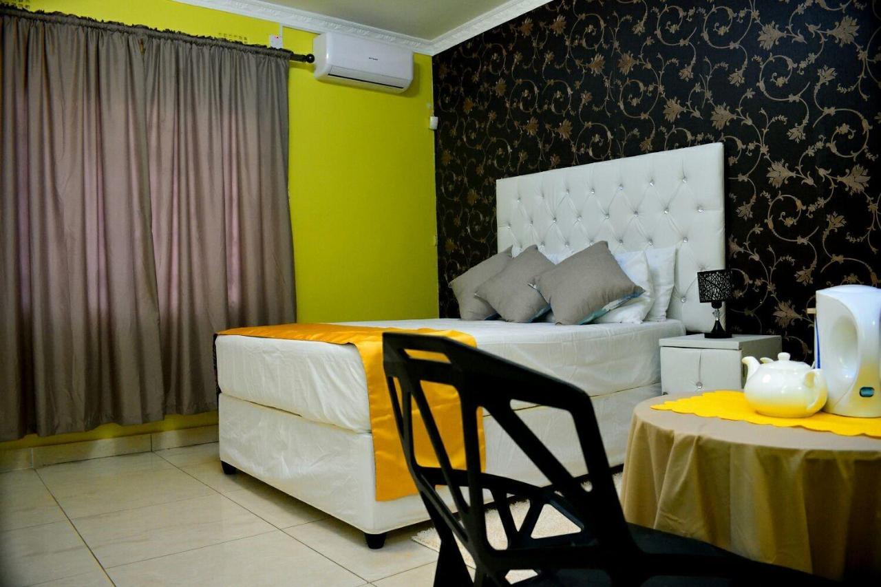 Mathlyn Guesthouse Gaborone Extérieur photo
