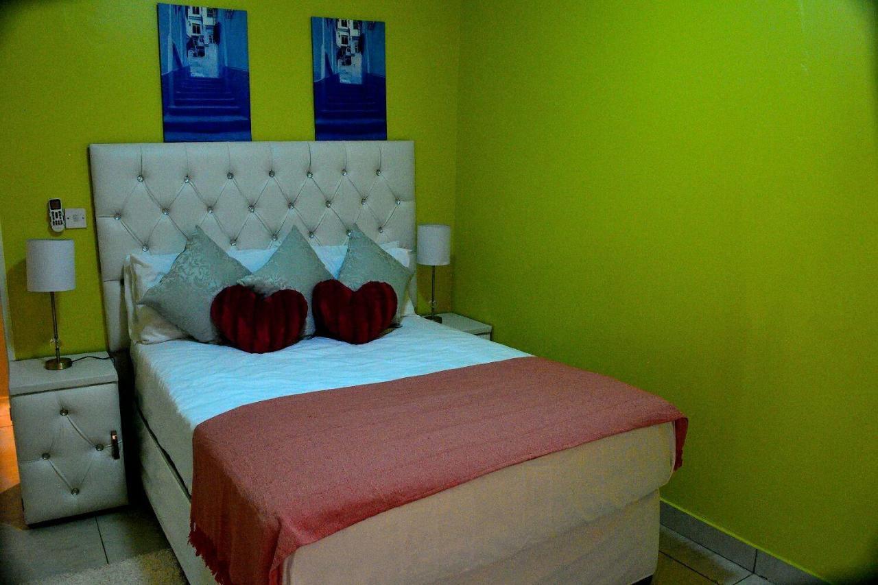 Mathlyn Guesthouse Gaborone Extérieur photo