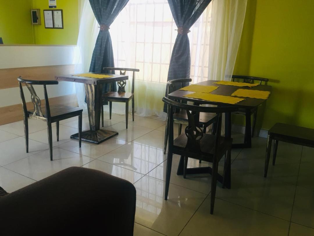 Mathlyn Guesthouse Gaborone Extérieur photo
