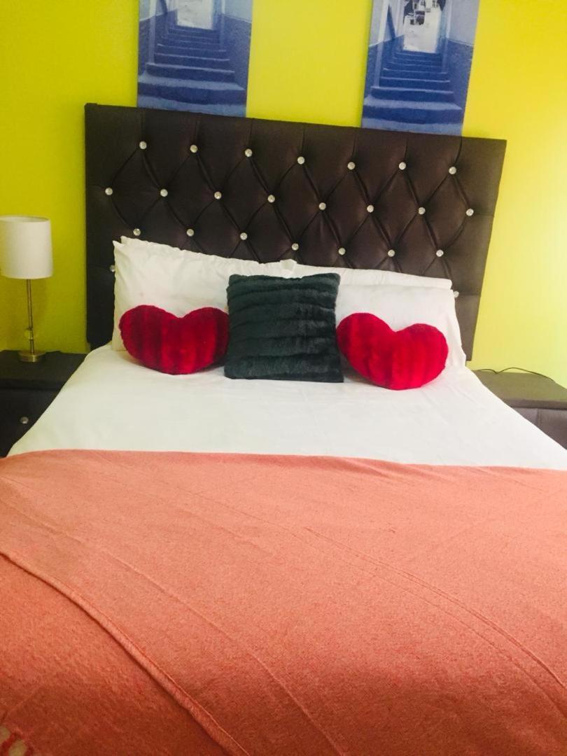 Mathlyn Guesthouse Gaborone Extérieur photo