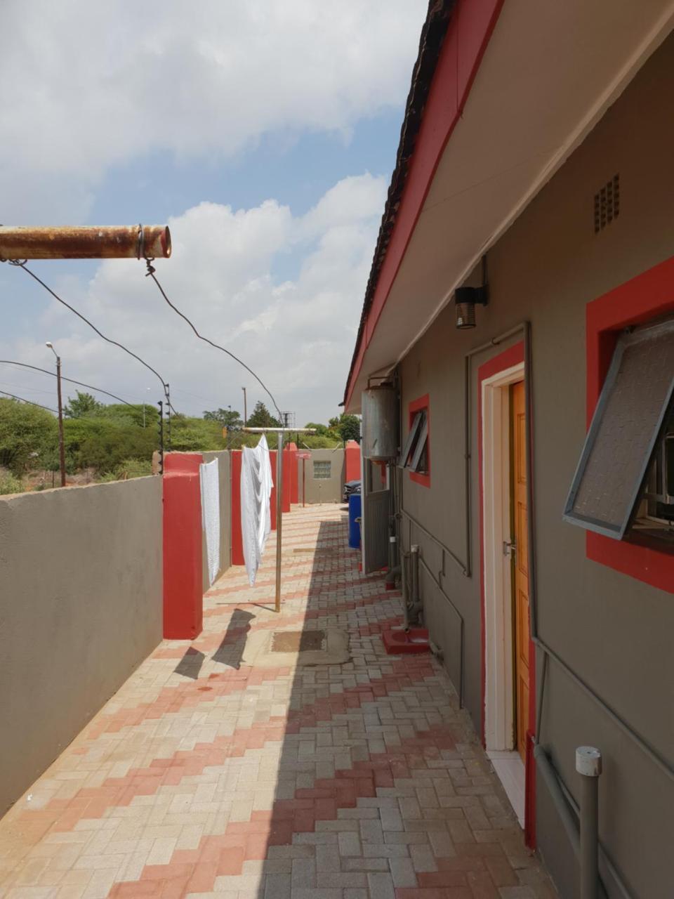 Mathlyn Guesthouse Gaborone Extérieur photo