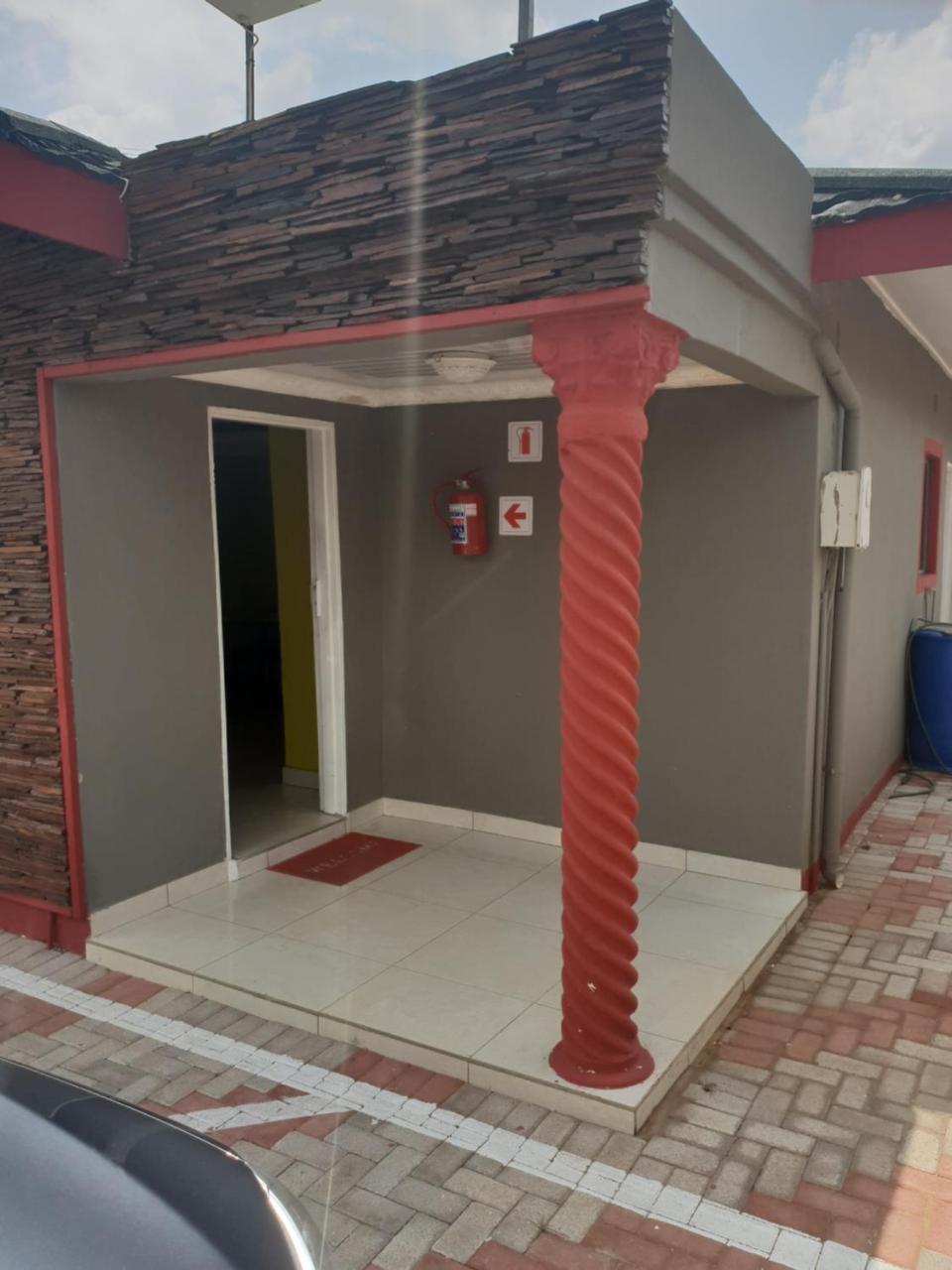 Mathlyn Guesthouse Gaborone Extérieur photo